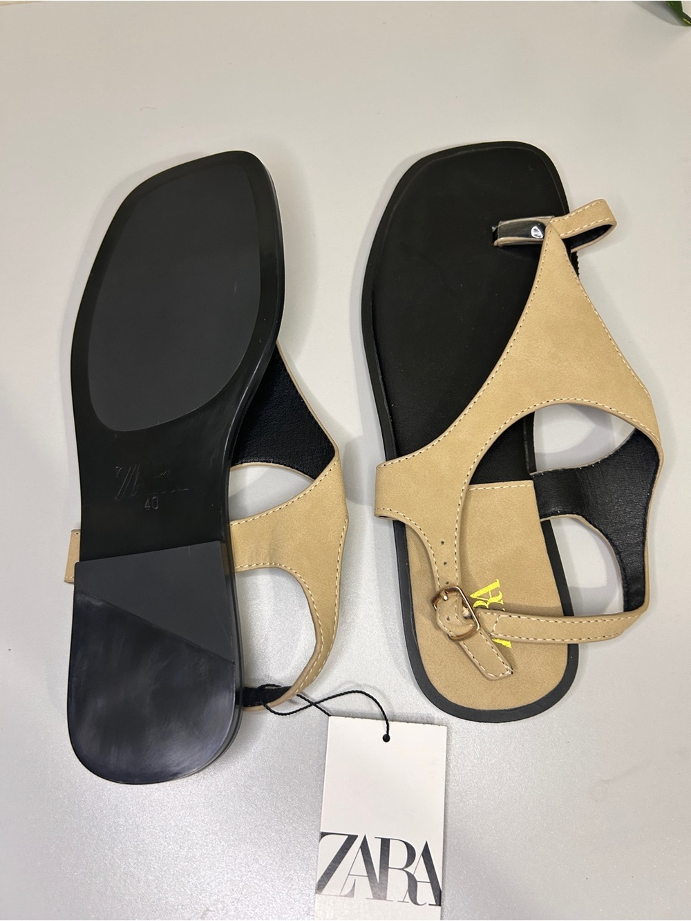 ZARA Tan T-Strap Flat Sandals with Black Footbed - Picture 2 of 3